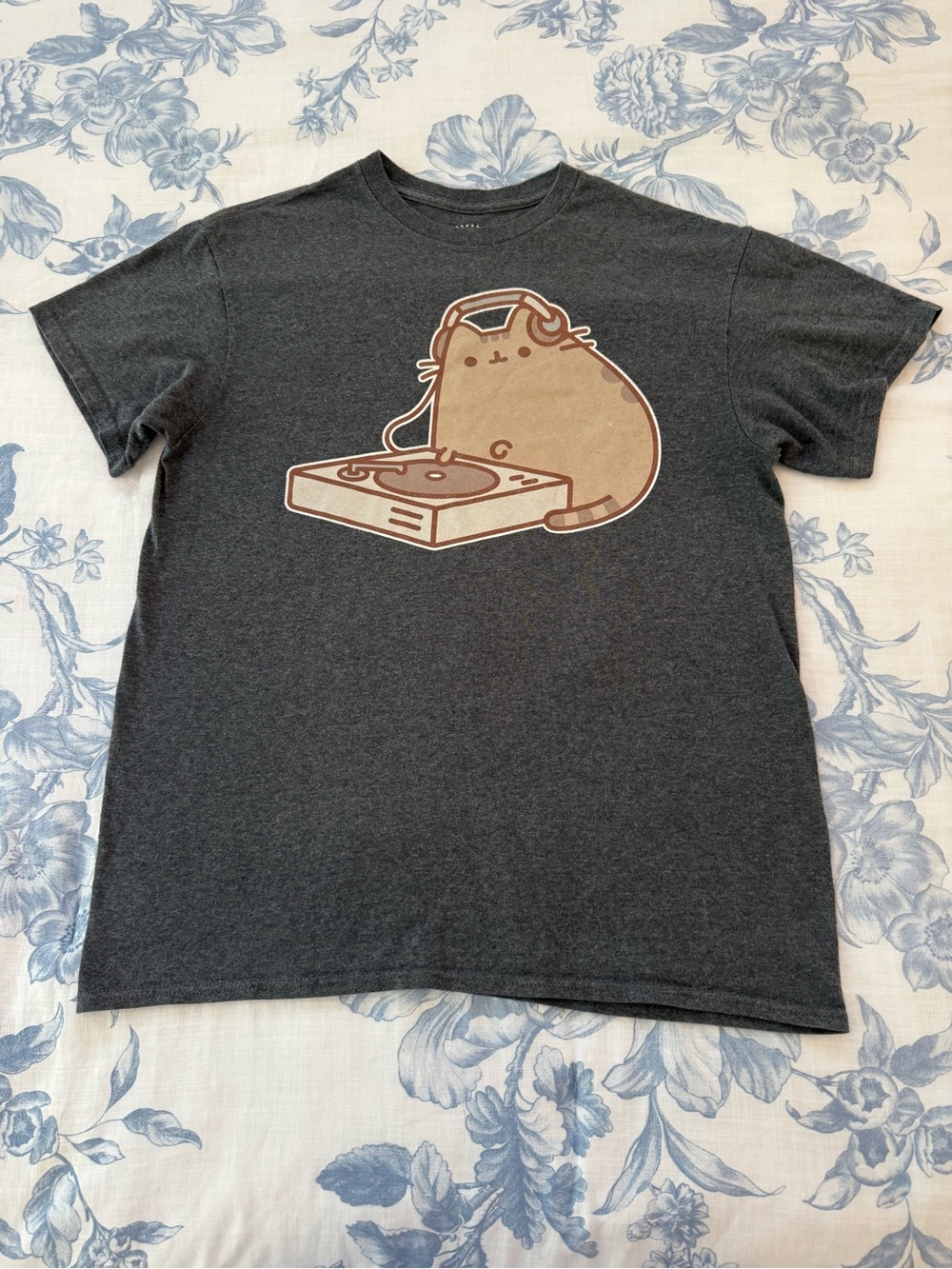Pusheen DJ Gray Graphic Tee